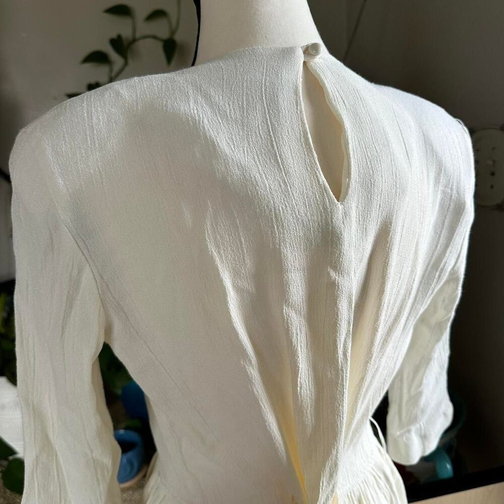 American-vintage Women's White and Cream Dress - Picture 6 of 8